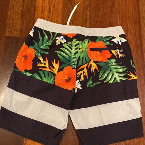 Vans trunks 31 - Picture 3 of 3